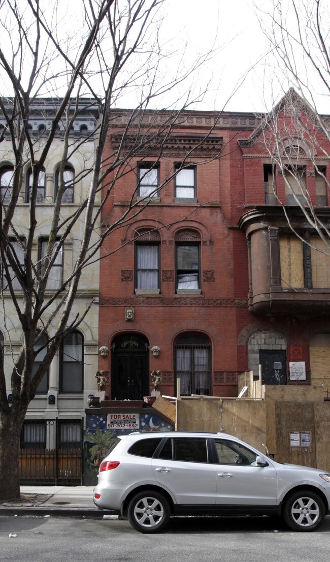 318 W 115th St in New York, NY - Building Photo - Building Photo