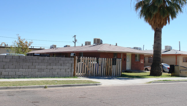 8720 Lawson St in El Paso, TX - Foto de edificio - Building Photo