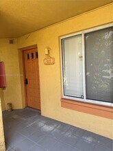 905 Coral Club Dr in Coral Springs, FL - Building Photo - Building Photo