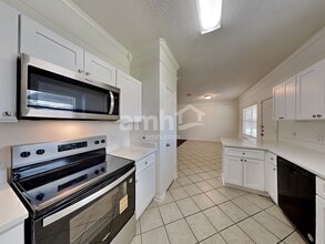 9116 Dolphin Cir in Texas City, TX - Building Photo - Building Photo