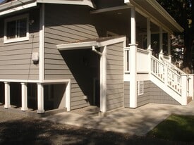 198 E 1st Ave in Chico, CA - Building Photo