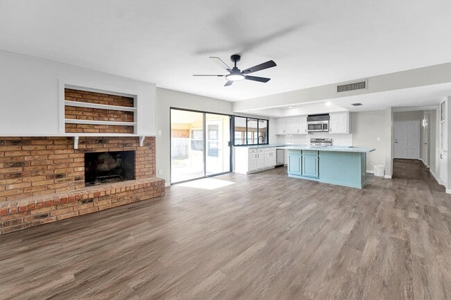 18330 Navajo Trail Dr in Spring, TX - Building Photo - Building Photo