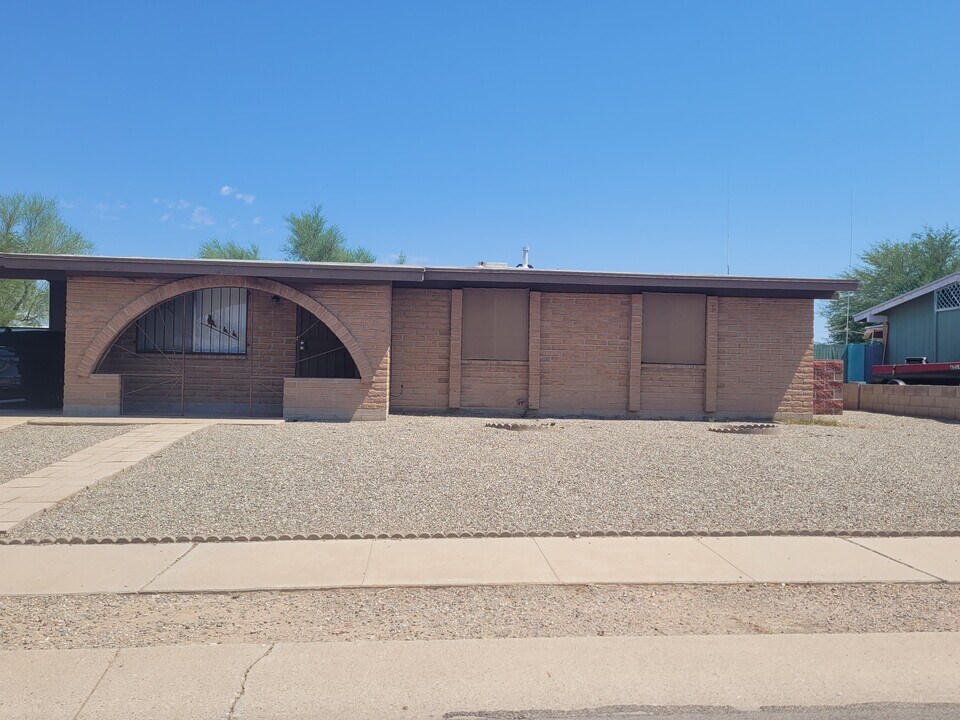 2436 W Sumaya Way in Tucson, AZ - Building Photo