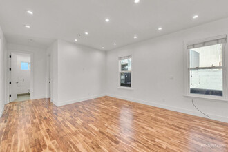 1121 Folsom St in San Francisco, CA - Building Photo - Building Photo