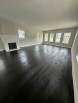 799 Cascade Ave SW in Atlanta, GA - Building Photo