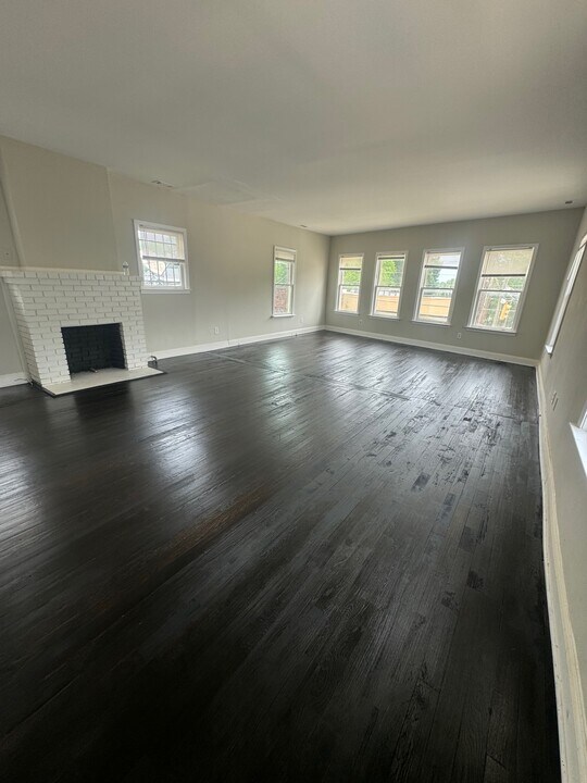 799 Cascade Ave SW in Atlanta, GA - Building Photo