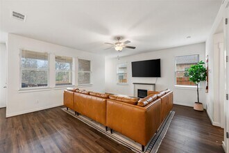 8204 Prairie Rye Dr in Lago Vista, TX - Building Photo - Building Photo