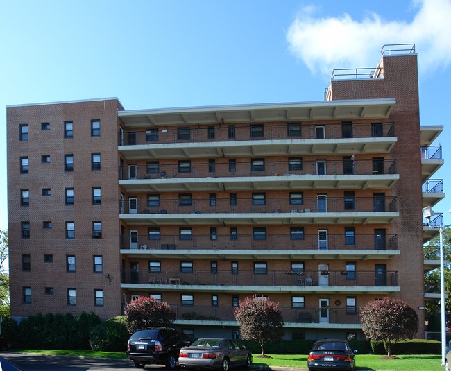 Park Regent Co-operative in Port Chester, NY - Building Photo - Building Photo