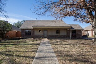 1929 N Lake Trail in Denton, TX - Building Photo