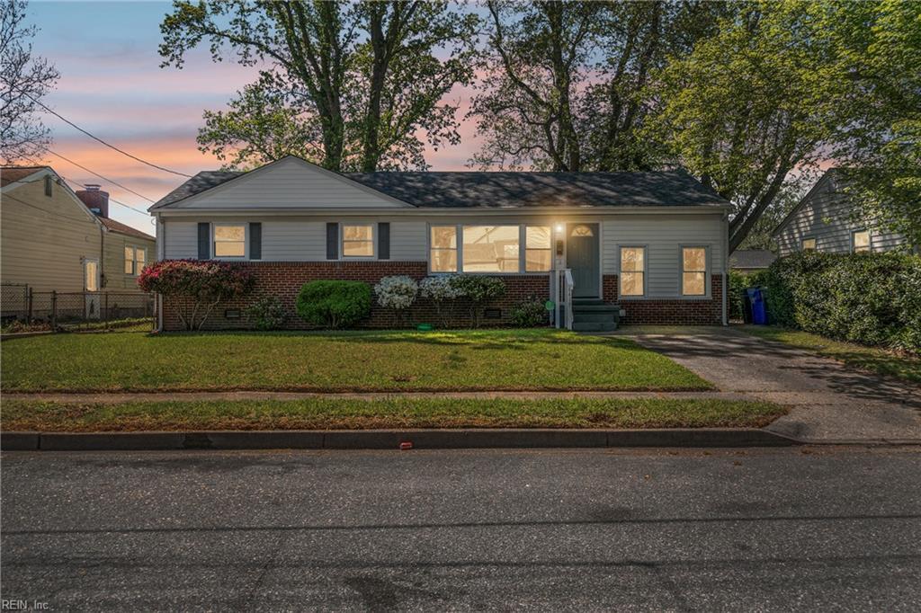 6419 Grimes Ave in Norfolk, VA - Foto de edificio