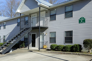 Gardendale Terrace in Gardendale, AL - Building Photo