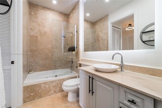 1805 Ponce de Leon Blvd, Unit 525 in Coral Gables, FL - Building Photo - Building Photo