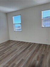 101 Silver Run Ln in Las Vegas, NV - Building Photo - Building Photo