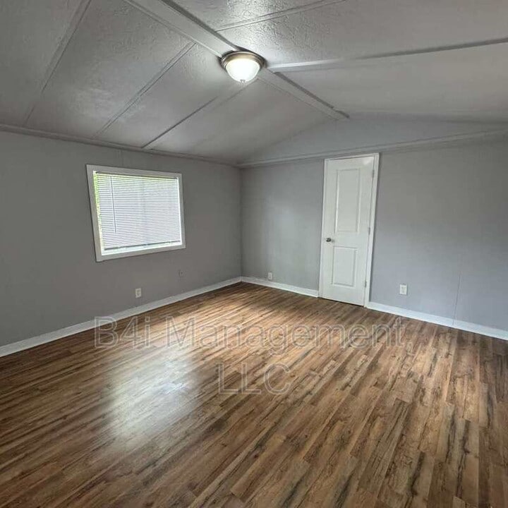 298 Wares Cross Rd in Lagrange, GA - Building Photo