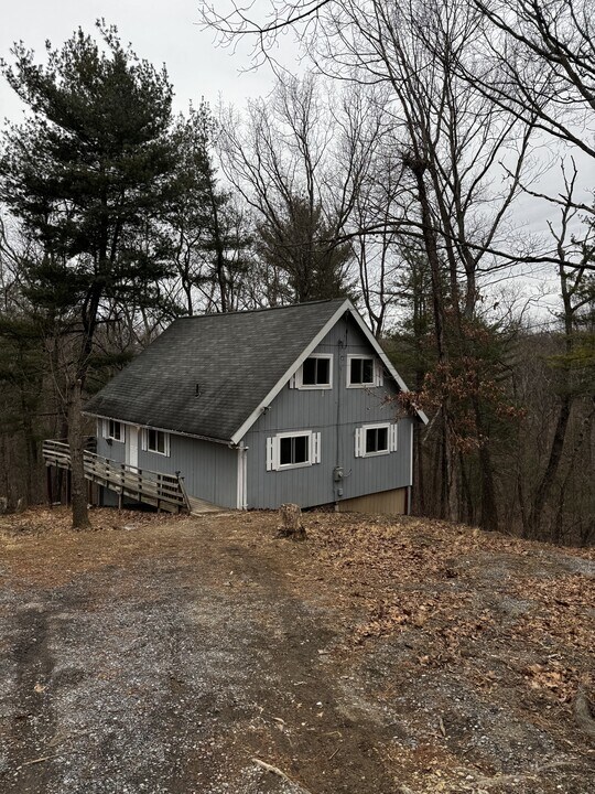 149 Hemlock Ln in Gerrardstown, WV - Foto de edificio