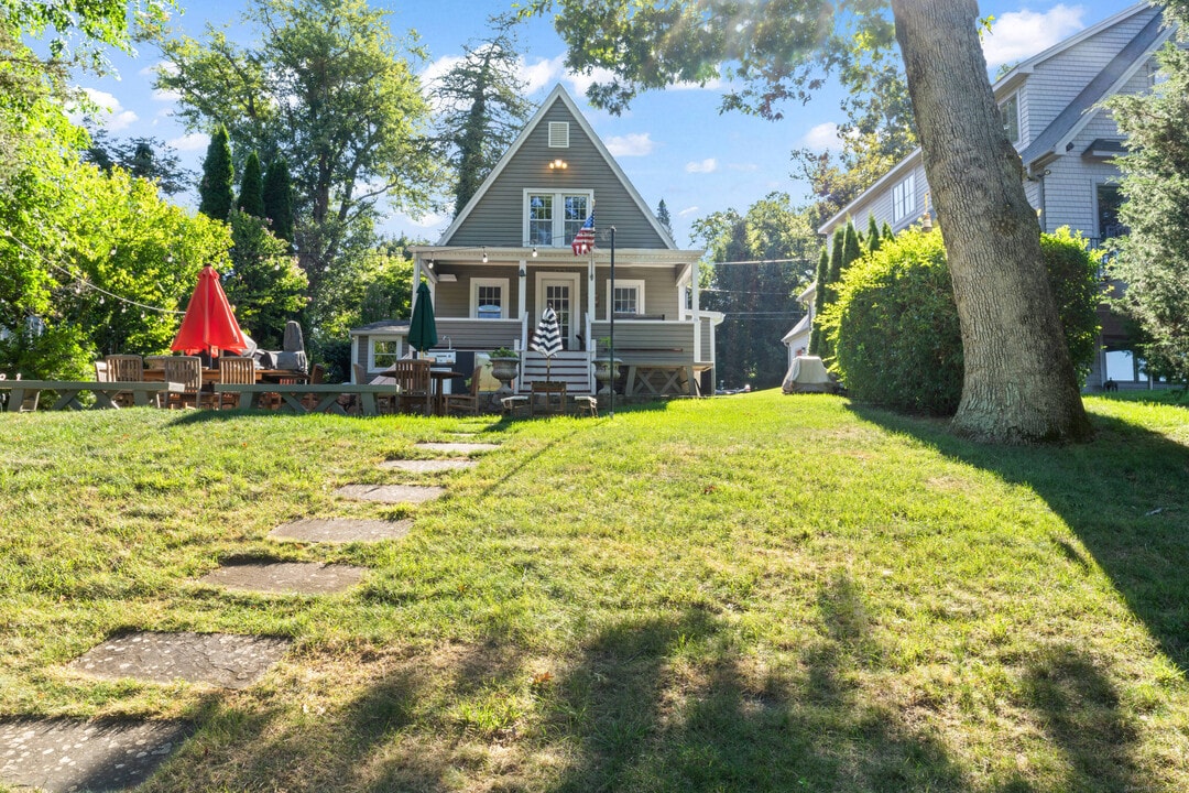 6 Circle Dr in Danbury, CT - Building Photo