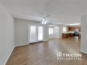 8931 W Cinnabar Ave in Peoria, AZ - Building Photo - Building Photo