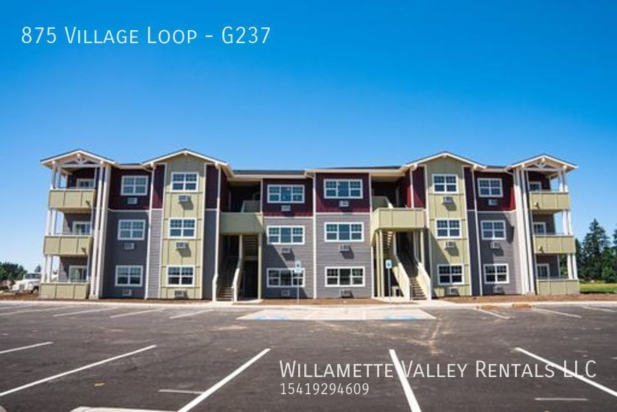 Village Loop Apartments in Lebanon, OR - Building Photo