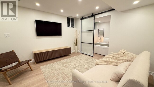 1371 Linstead St in Oshawa, ON - Building Photo - Building Photo