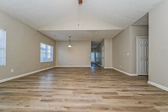 424 Bell Flower Trail in Locust Grove, GA - Building Photo - Building Photo