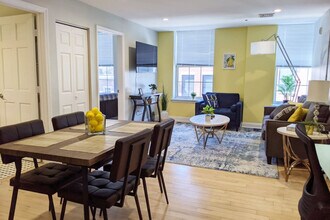 248 Market St in Philadelphia, PA - Foto de edificio - Building Photo