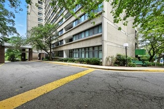 5911 Edsall Rd in Alexandria, VA - Building Photo - Building Photo