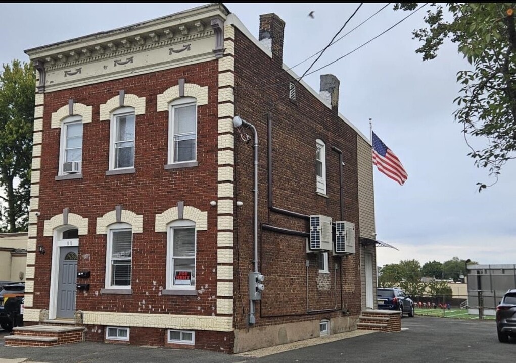 90 E Centre St in Nutley, NJ - Building Photo