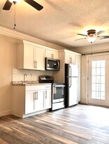 1185 Johnson Rd, Unit Johnson Studio in Chickamauga, GA - Building Photo