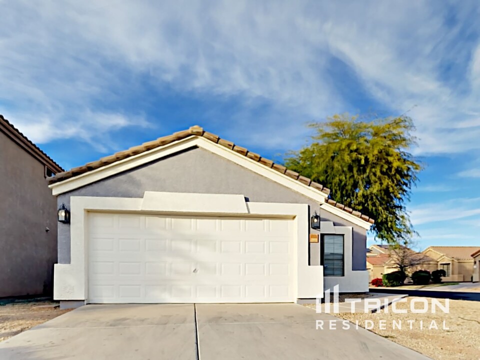 11122 E Arbor Ave in Mesa, AZ - Building Photo