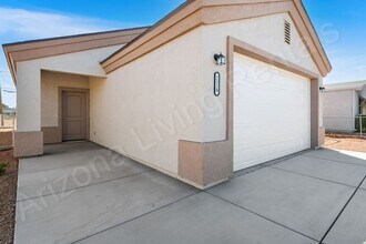 2320 E Neal Ave in Kingman, AZ - Building Photo - Building Photo
