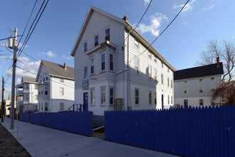 554-564 Plymouth Ave in Fall River, MA - Building Photo - Building Photo