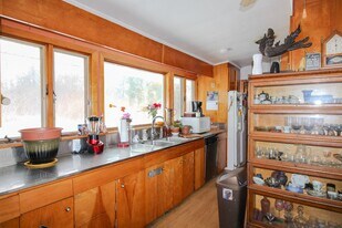 924 Danby Rd in Ithaca, NY - Building Photo