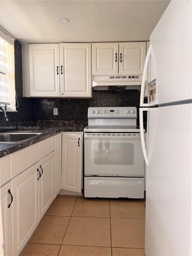 13725 NE 6th Ave in North Miami, FL - Building Photo - Building Photo