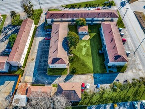 Valley Mills Apartments in Waco, TX - Building Photo - Building Photo