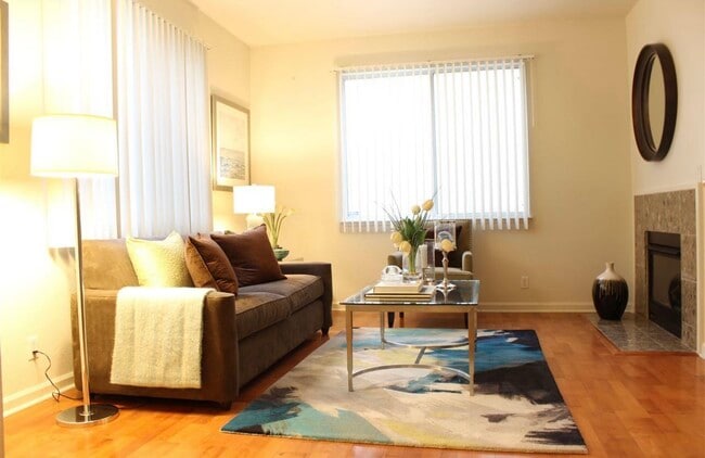 2213 Wigeon Ct in San Leandro, CA - Foto de edificio - Building Photo