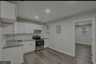 5425 Ridgewood St, Unit #2 in Philadelphia, PA - Building Photo - Building Photo