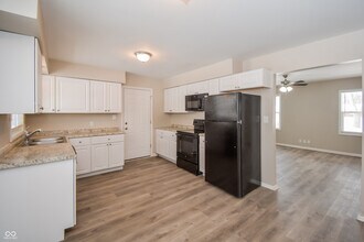 8123 Shottery Terrace in Indianapolis, IN - Foto de edificio - Building Photo