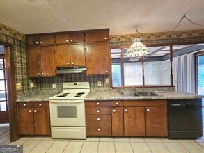 96 Glencrest Dr in Toccoa, GA - Building Photo - Building Photo