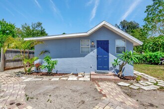 1515 Sadlon Ave in Clearwater, FL - Foto de edificio - Building Photo