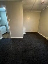 5118 Globe Ave, Unit 4 in Cincinnati, OH - Foto de edificio - Building Photo