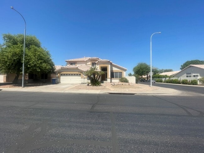 property at 922 N Sicily Dr