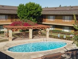 Chatham Village Apartments in Tustin, CA - Building Photo - Building Photo