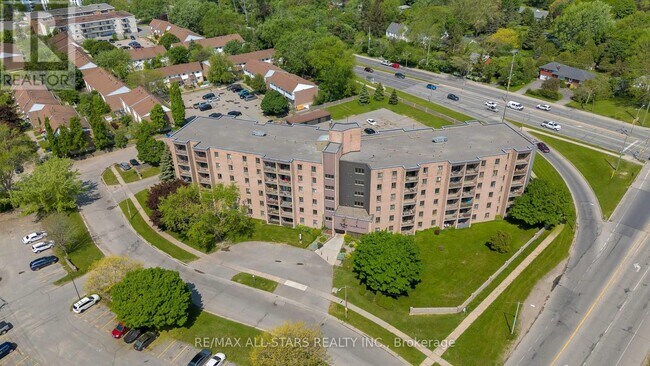 17-217 Eldon Hall Pl in Kingston, ON - Building Photo - Building Photo