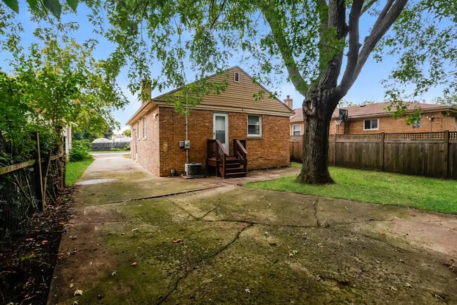 1625 Mulford St in Evanston, IL - Building Photo - Building Photo