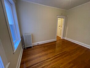 12 Woodstock Ave, Unit 5 in Boston, MA - Foto de edificio - Building Photo