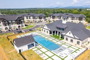 Westyn Village in Forest, VA - Building Photo