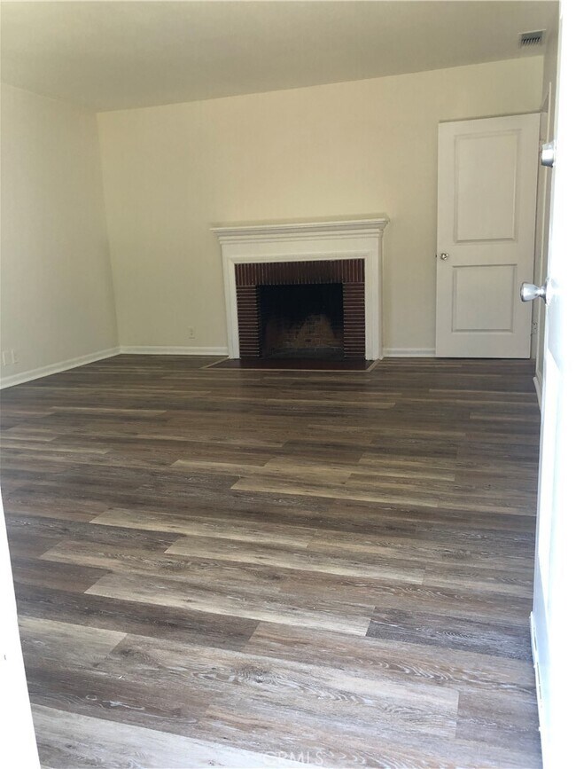 11002 Hortense St in Los Angeles, CA - Building Photo - Building Photo