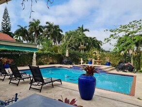 730 NW 123rd Ave in Miami, FL - Building Photo - Building Photo