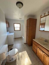 215 1st St NW in Primghar, IA - Foto de edificio - Building Photo