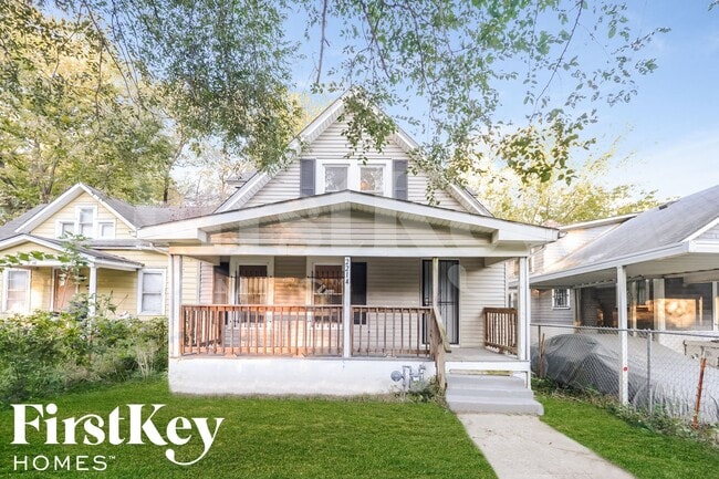 property at 2214 Quincy St